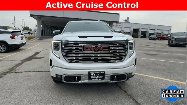 GMC Sierra 1500 Vehicle Full-screen Gallery Image 03