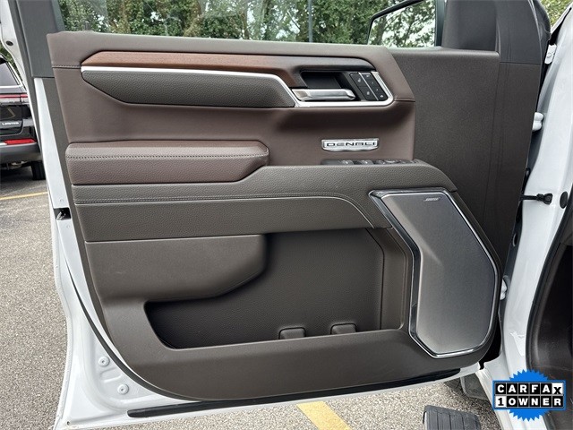 GMC Sierra 1500 Vehicle Full-screen Gallery Image 27