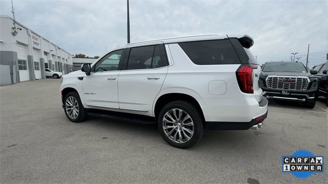 GMC Yukon Vehicle Full-screen Gallery Image 07