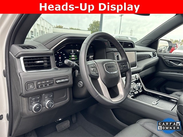 GMC Yukon Vehicle Full-screen Gallery Image 13