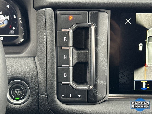 GMC Yukon Vehicle Full-screen Gallery Image 20