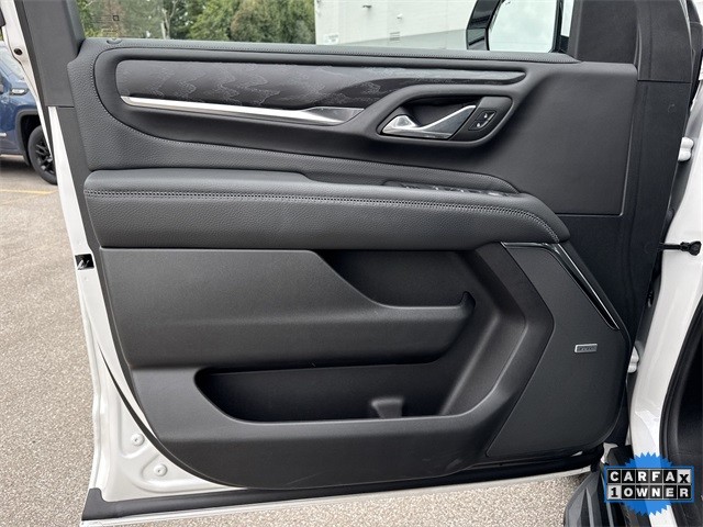 GMC Yukon Vehicle Full-screen Gallery Image 27