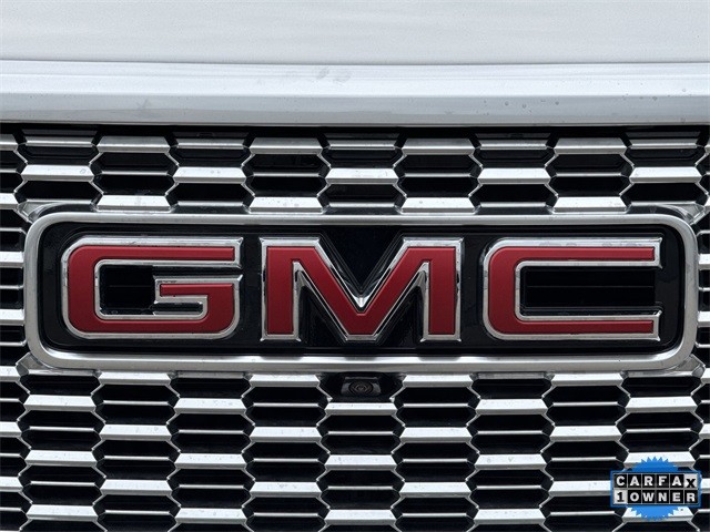 GMC Yukon Vehicle Full-screen Gallery Image 36
