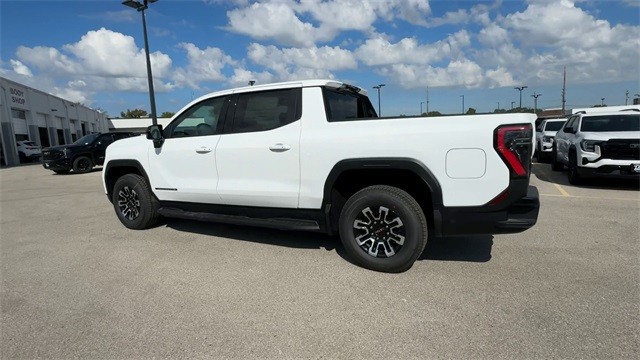 GMC Sierra EV Vehicle Full-screen Gallery Image 06