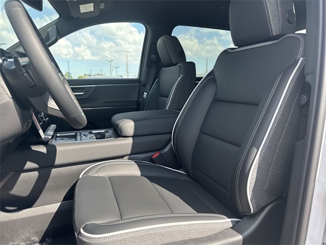 GMC Sierra EV Vehicle Full-screen Gallery Image 11