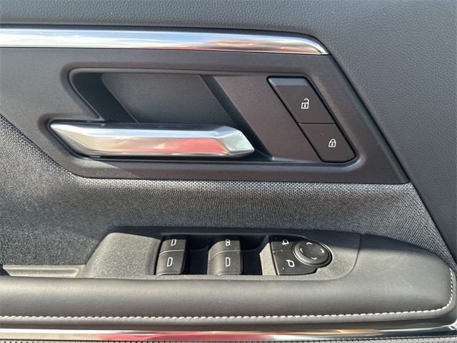 GMC Sierra EV Vehicle Full-screen Gallery Image 13