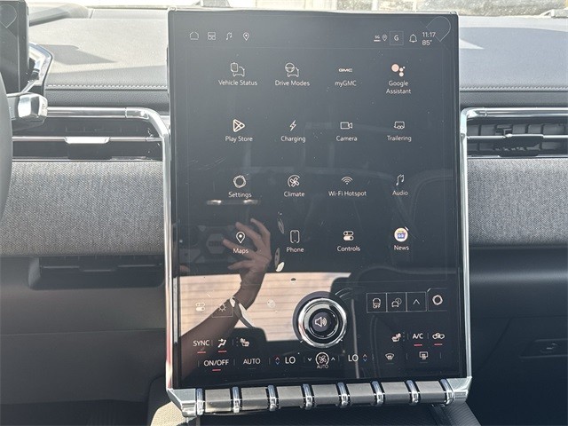 GMC Sierra EV Vehicle Full-screen Gallery Image 16