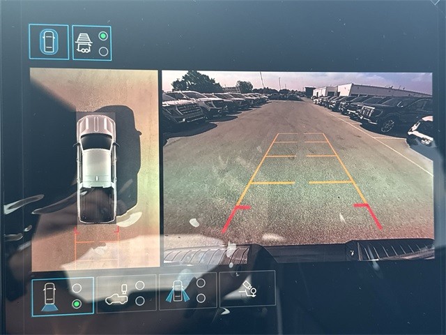 GMC Sierra EV Vehicle Full-screen Gallery Image 17