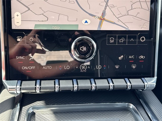 GMC Sierra EV Vehicle Full-screen Gallery Image 19