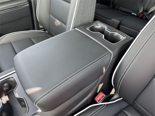 GMC Sierra EV Vehicle Full-screen Gallery Image 21