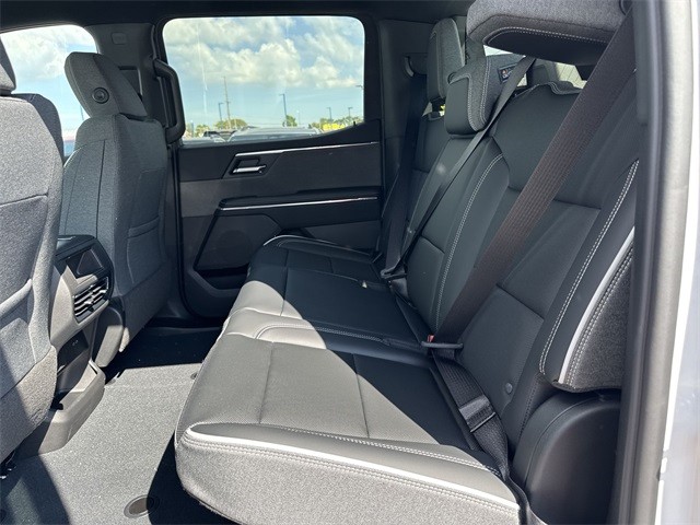 GMC Sierra EV Vehicle Full-screen Gallery Image 22