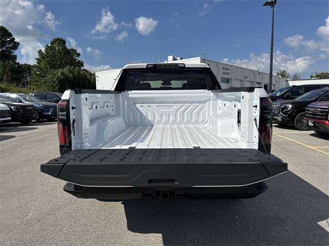 GMC Sierra EV Vehicle Full-screen Gallery Image 23