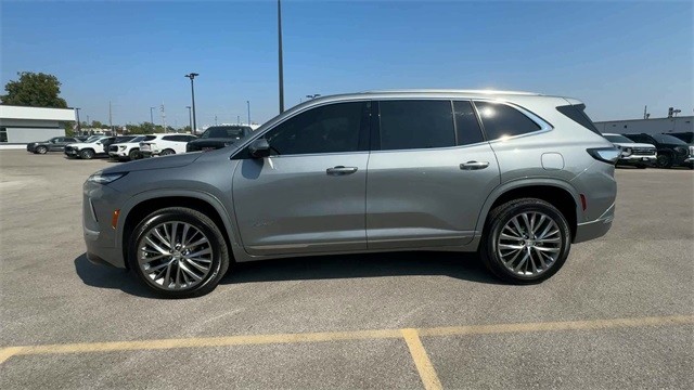 Buick Enclave Vehicle Full-screen Gallery Image 05