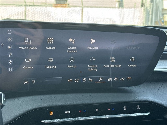 Buick Enclave Vehicle Full-screen Gallery Image 16