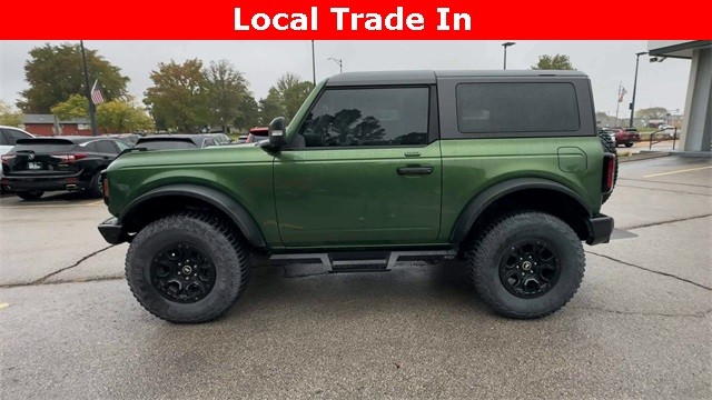 Ford Bronco Vehicle Full-screen Gallery Image 06