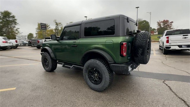 Ford Bronco Vehicle Full-screen Gallery Image 07