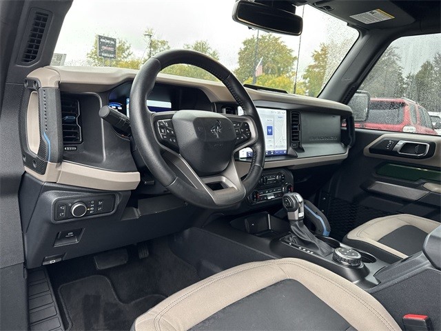 Ford Bronco Vehicle Full-screen Gallery Image 13