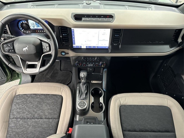 Ford Bronco Vehicle Full-screen Gallery Image 24