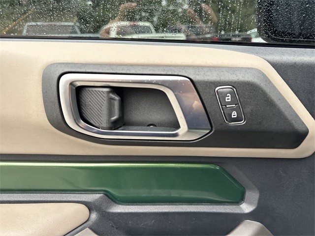 Ford Bronco Vehicle Full-screen Gallery Image 27