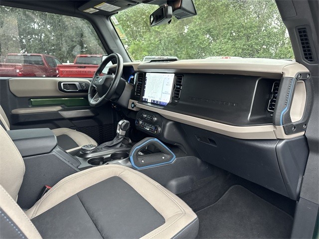 Ford Bronco Vehicle Full-screen Gallery Image 32