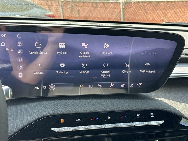 Buick Enclave Vehicle Full-screen Gallery Image 16