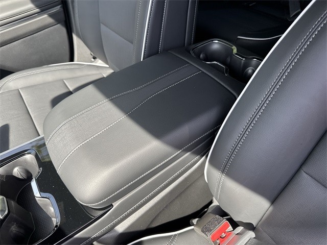 Buick Enclave Vehicle Full-screen Gallery Image 21