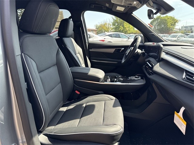 Buick Enclave Vehicle Full-screen Gallery Image 25