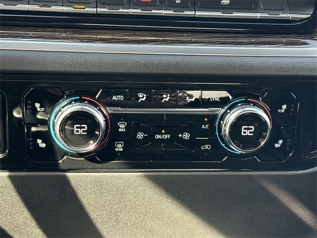 GMC Sierra 1500 Vehicle Full-screen Gallery Image 19