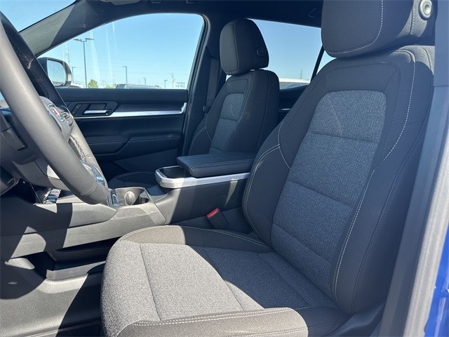 GMC Terrain Vehicle Full-screen Gallery Image 11