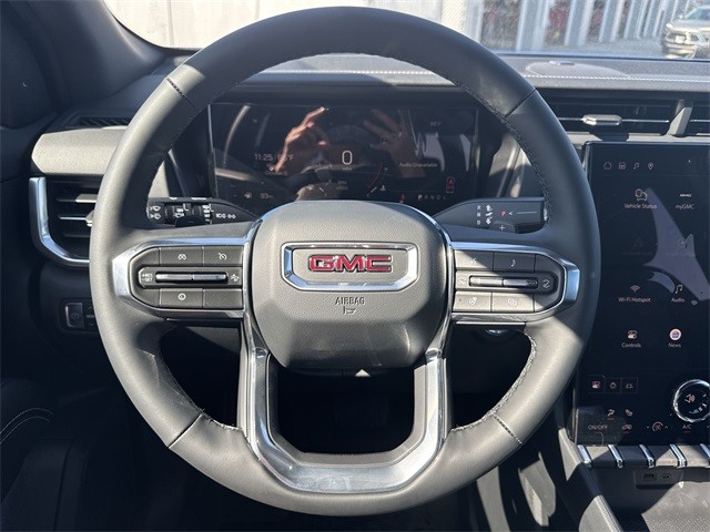 GMC Terrain Vehicle Full-screen Gallery Image 14