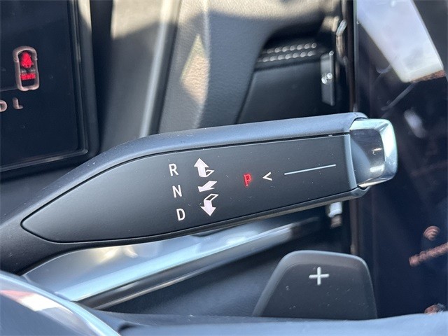 GMC Terrain Vehicle Full-screen Gallery Image 20