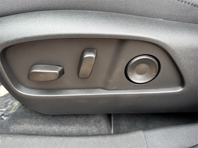 GMC Terrain Vehicle Full-screen Gallery Image 12