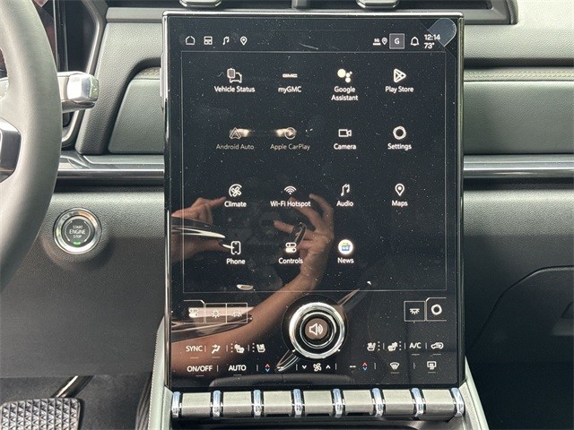 GMC Terrain Vehicle Full-screen Gallery Image 16