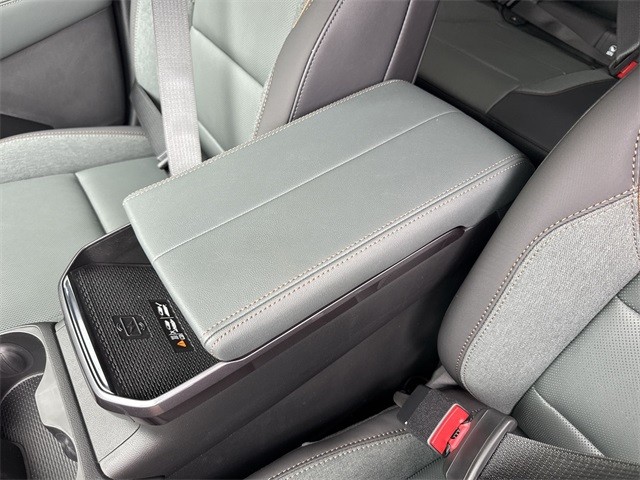 GMC Terrain Vehicle Full-screen Gallery Image 21