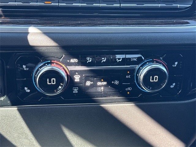 GMC Sierra 1500 Vehicle Full-screen Gallery Image 19