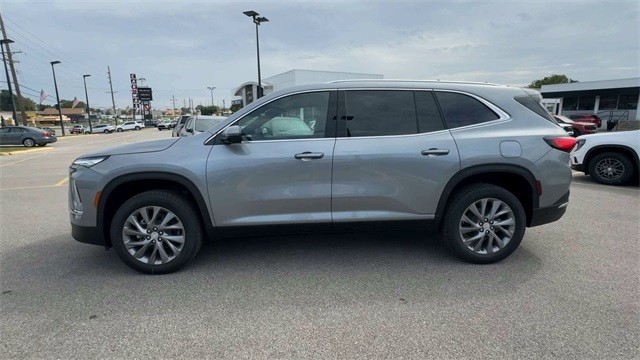 Buick Enclave Vehicle Full-screen Gallery Image 05