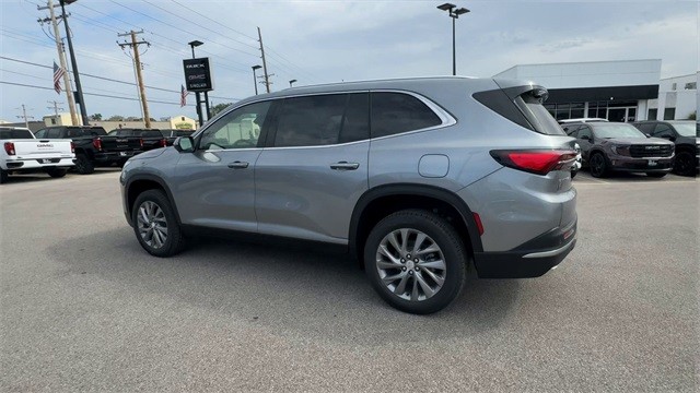 Buick Enclave Vehicle Full-screen Gallery Image 06