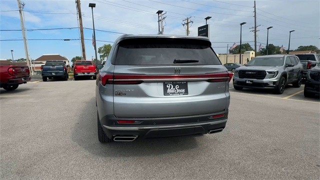 Buick Enclave Vehicle Full-screen Gallery Image 07