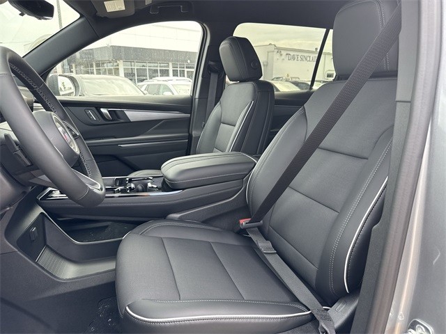 Buick Enclave Vehicle Full-screen Gallery Image 11