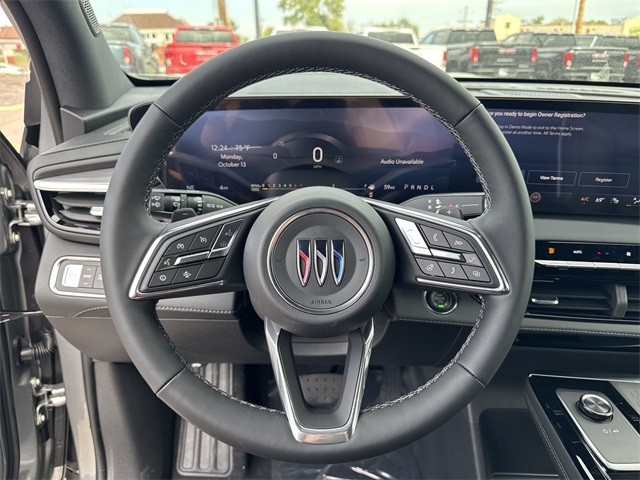 Buick Enclave Vehicle Full-screen Gallery Image 14