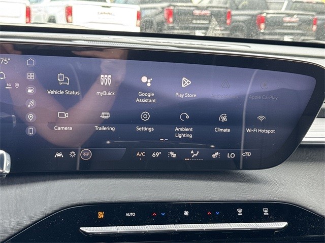 Buick Enclave Vehicle Full-screen Gallery Image 16