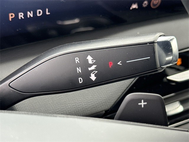 Buick Enclave Vehicle Full-screen Gallery Image 20