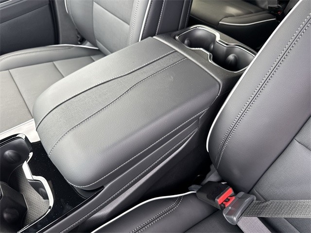 Buick Enclave Vehicle Full-screen Gallery Image 21