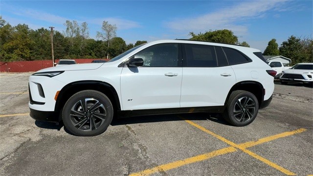 Buick Enclave Vehicle Full-screen Gallery Image 05