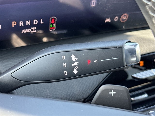 Buick Enclave Vehicle Full-screen Gallery Image 20