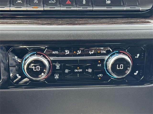 GMC Sierra 1500 Vehicle Full-screen Gallery Image 19