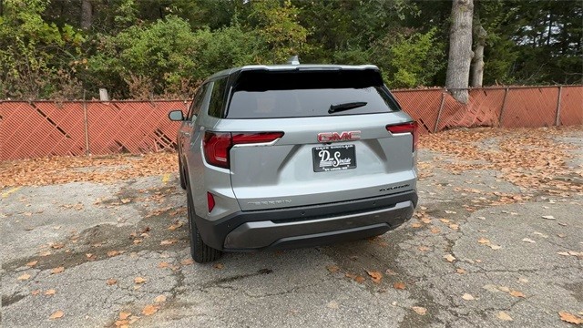 GMC Terrain Vehicle Full-screen Gallery Image 07