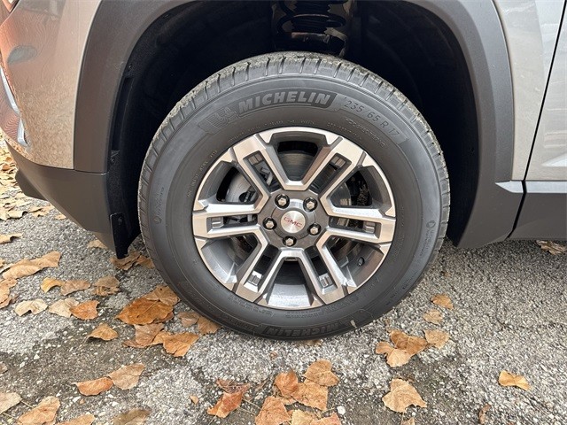 GMC Terrain Vehicle Full-screen Gallery Image 10