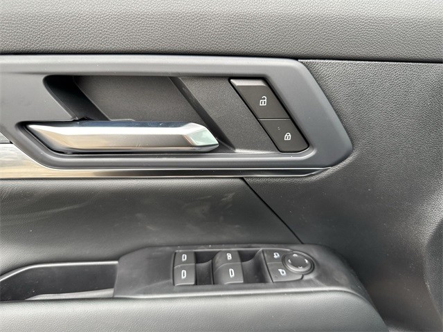 GMC Terrain Vehicle Full-screen Gallery Image 13