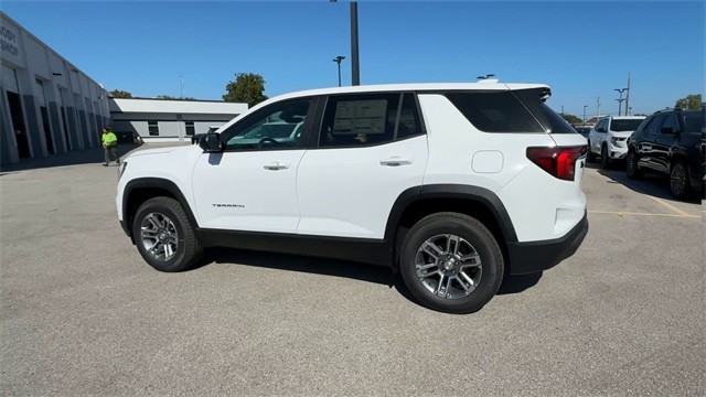 GMC Terrain Vehicle Full-screen Gallery Image 06